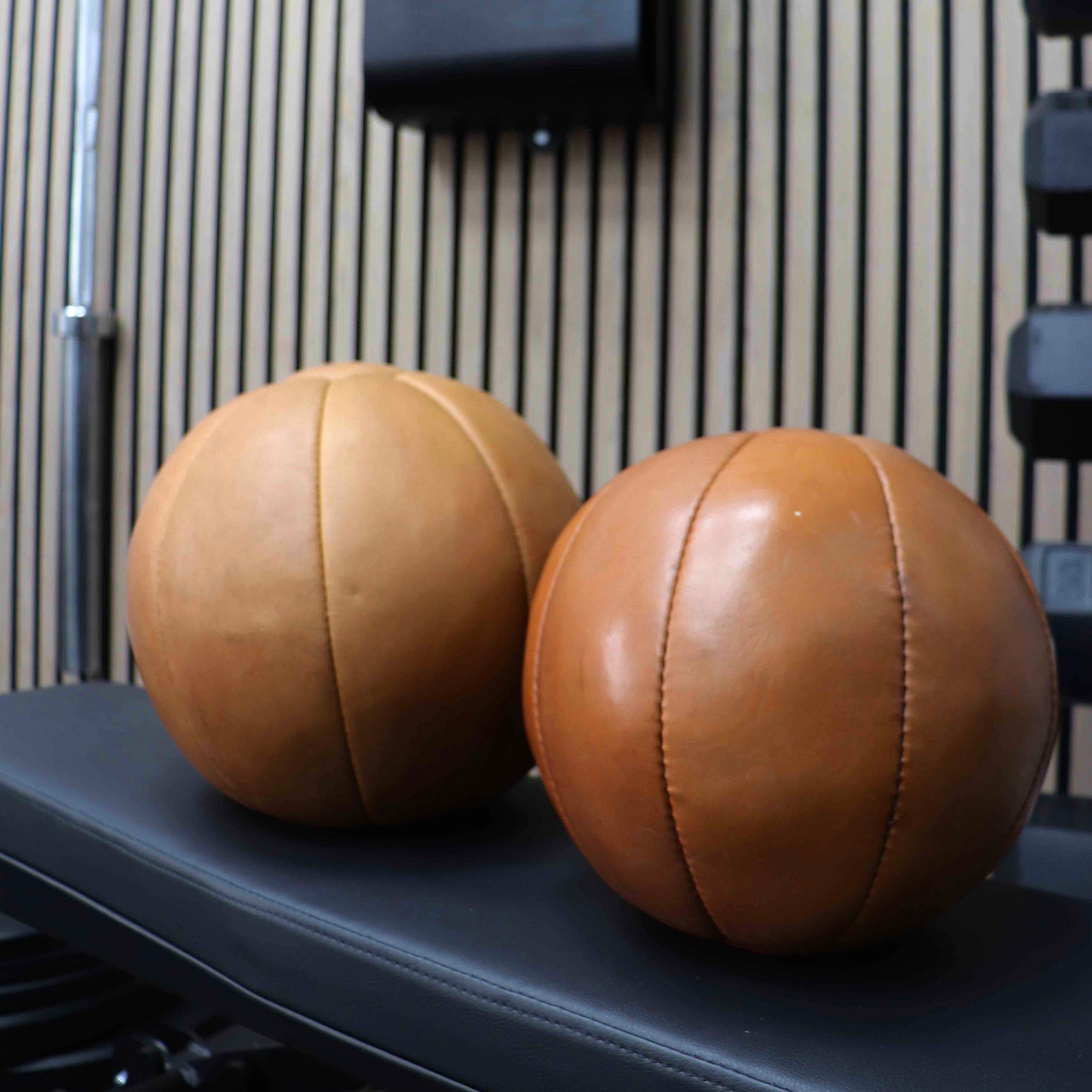 Classic Medicine Ball (Tan Leather)