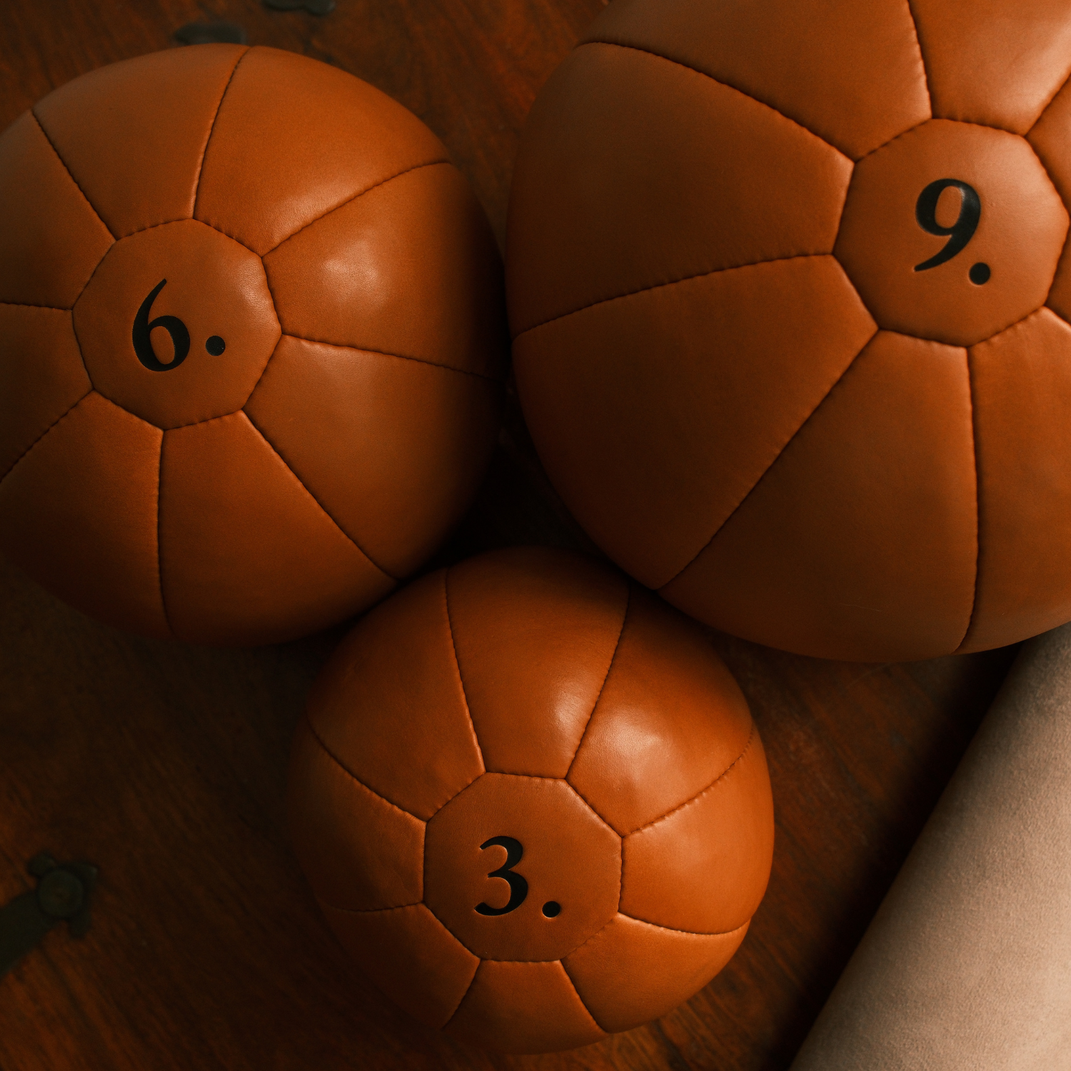 Classic Medicine Ball (Tan Leather)